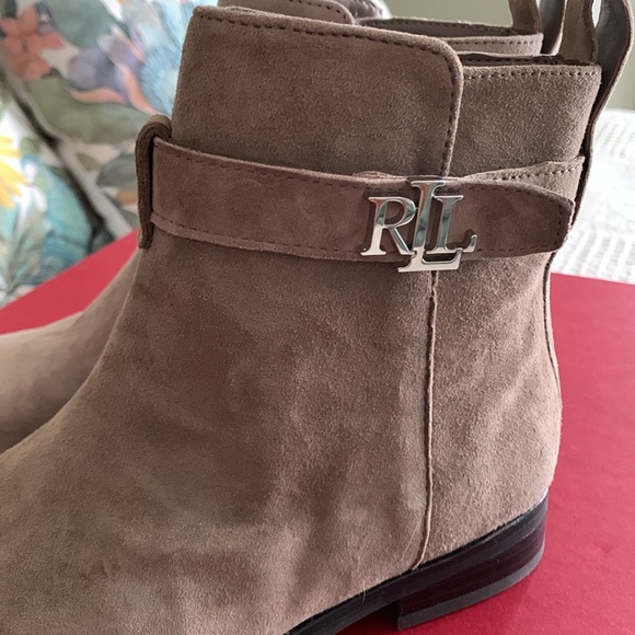 💛💛💛  RALPH LAUREN SUEDE BRIELE BOOTS WITH STRAPS SIZE 6 US 💛💛💛 - Picture 7 of 10